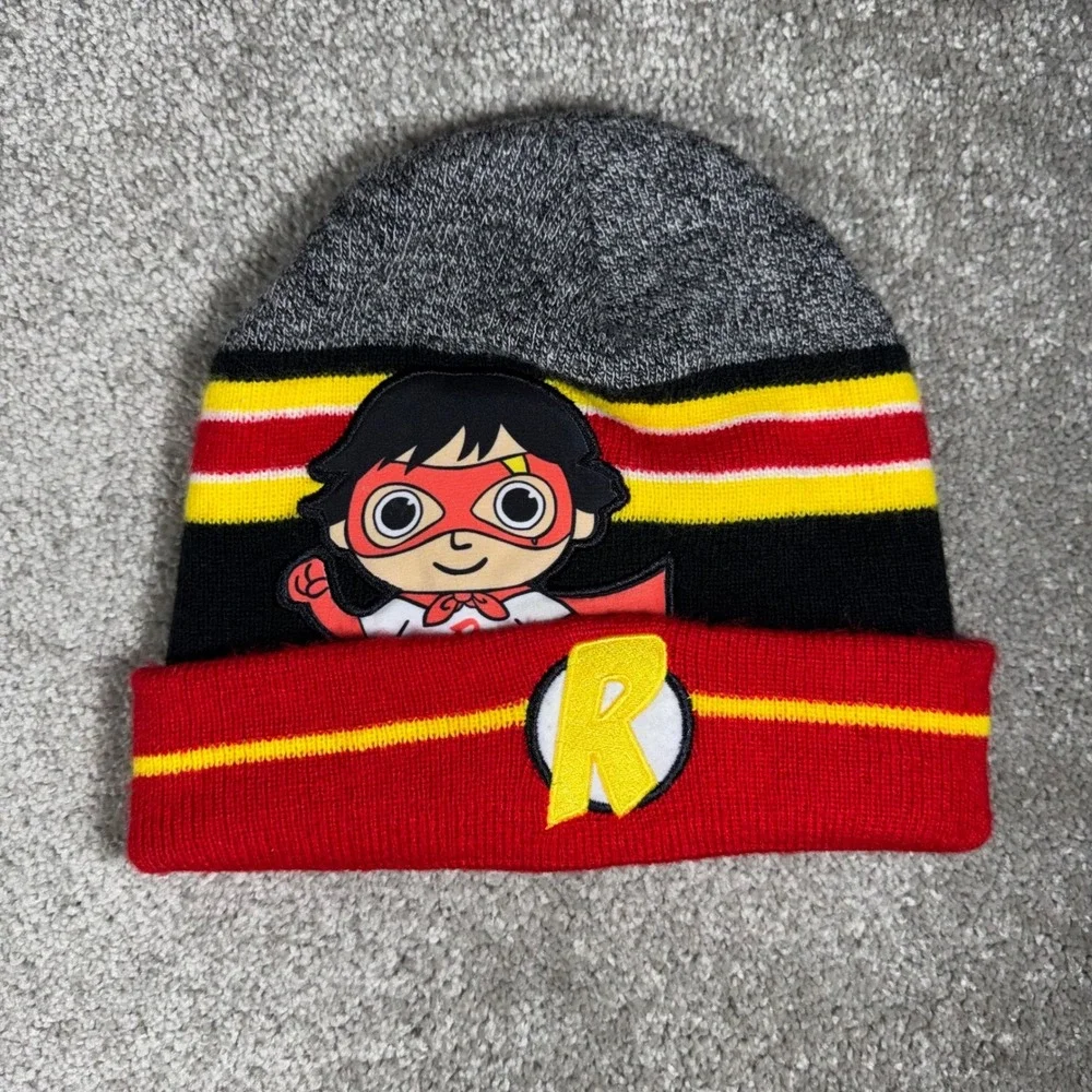 Ryan's World Beanie Scarf 2pc Set Gray Black Red Titan Superhero Kids One Size